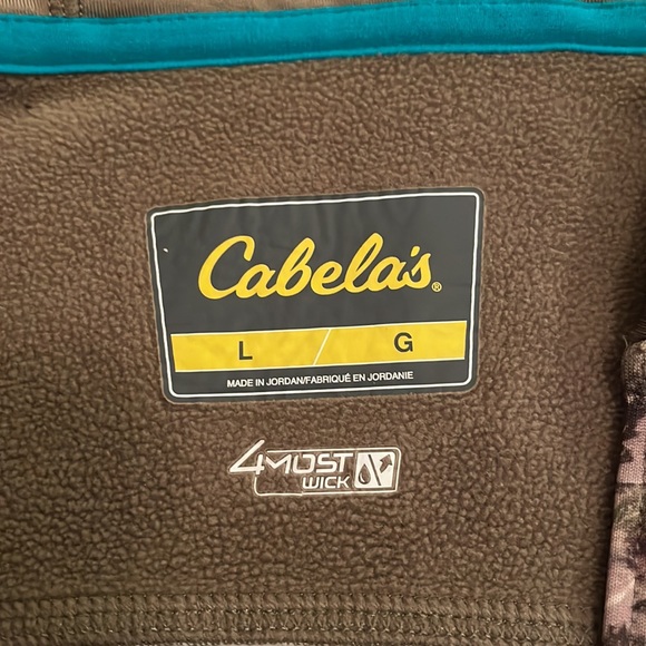Cabelas camo zip up, size L - Picture 2 of 6